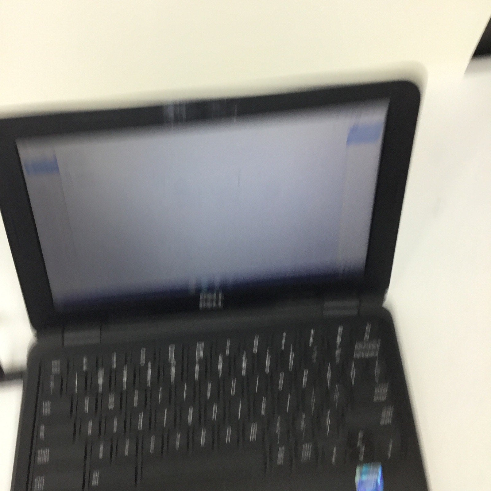 Dell Chromebook Laptop Inspiron 3181 Model P26T