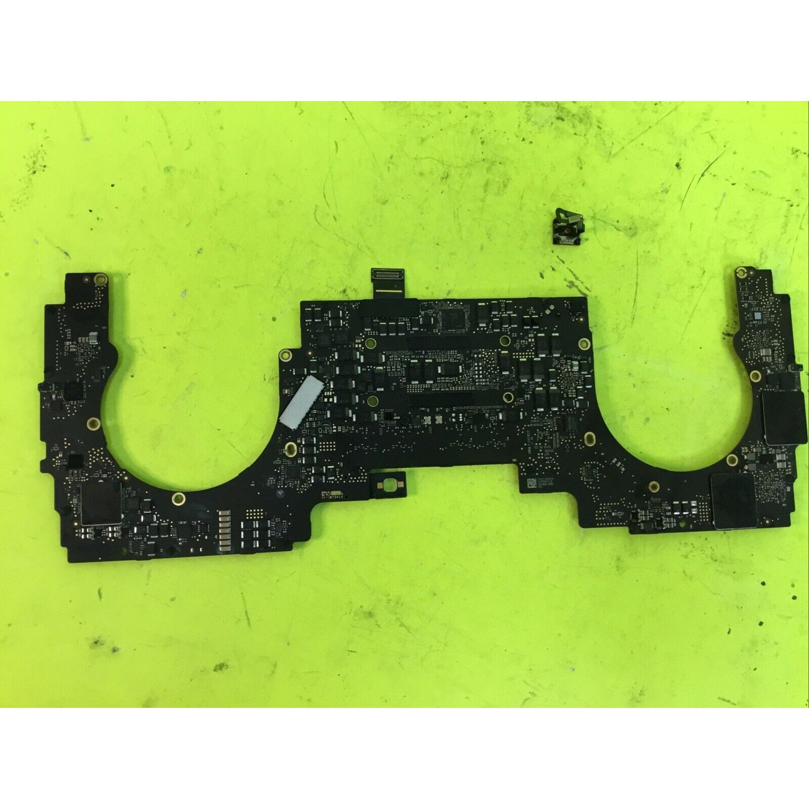 MACBOOK PRO 13" A1706 Logic Board with TOUCH ID FOR PARTS or REPAIR