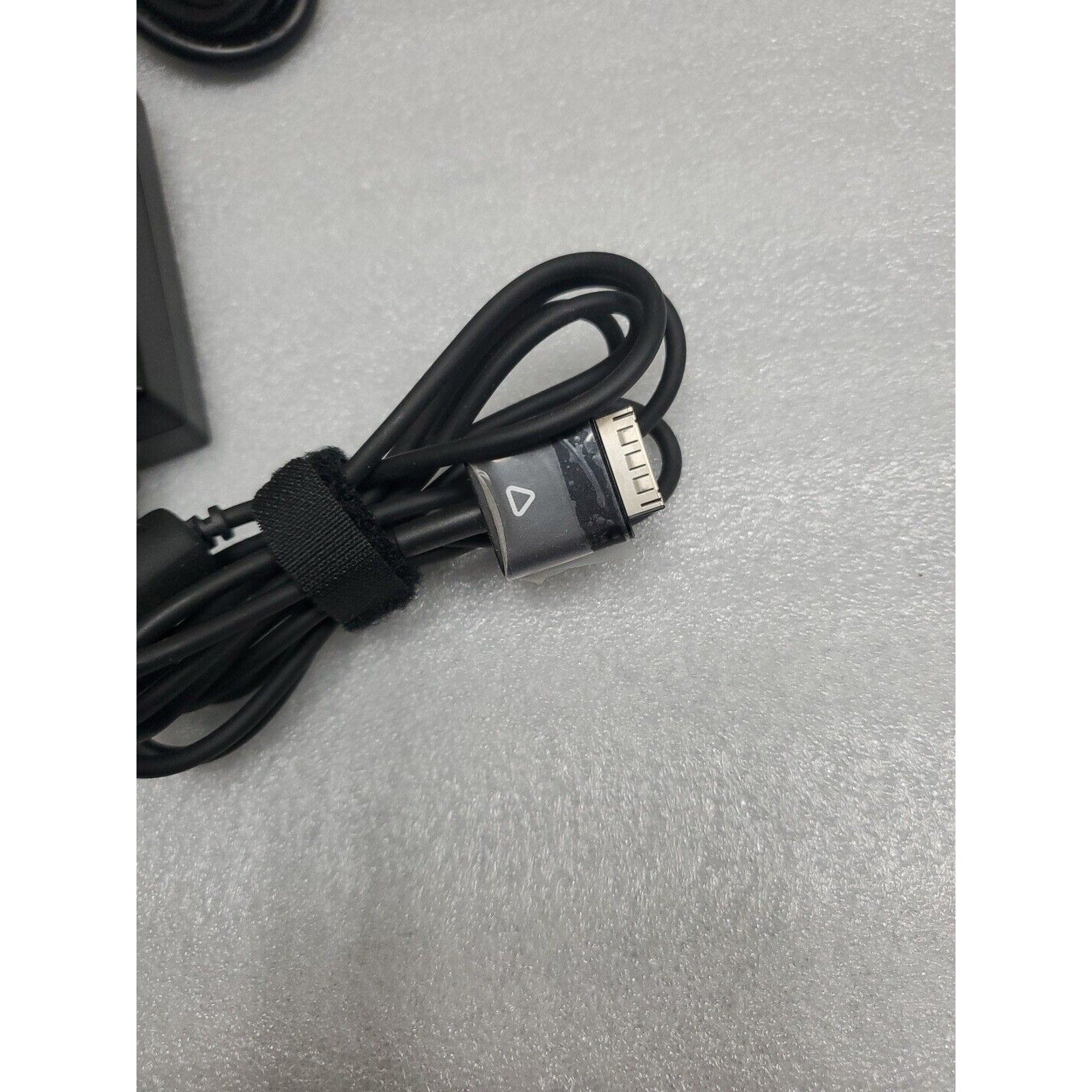 Genuine DELL Tablet 30W 19V 1.58A AC Power Adapter Charger + Cable D28MD 0D28MD