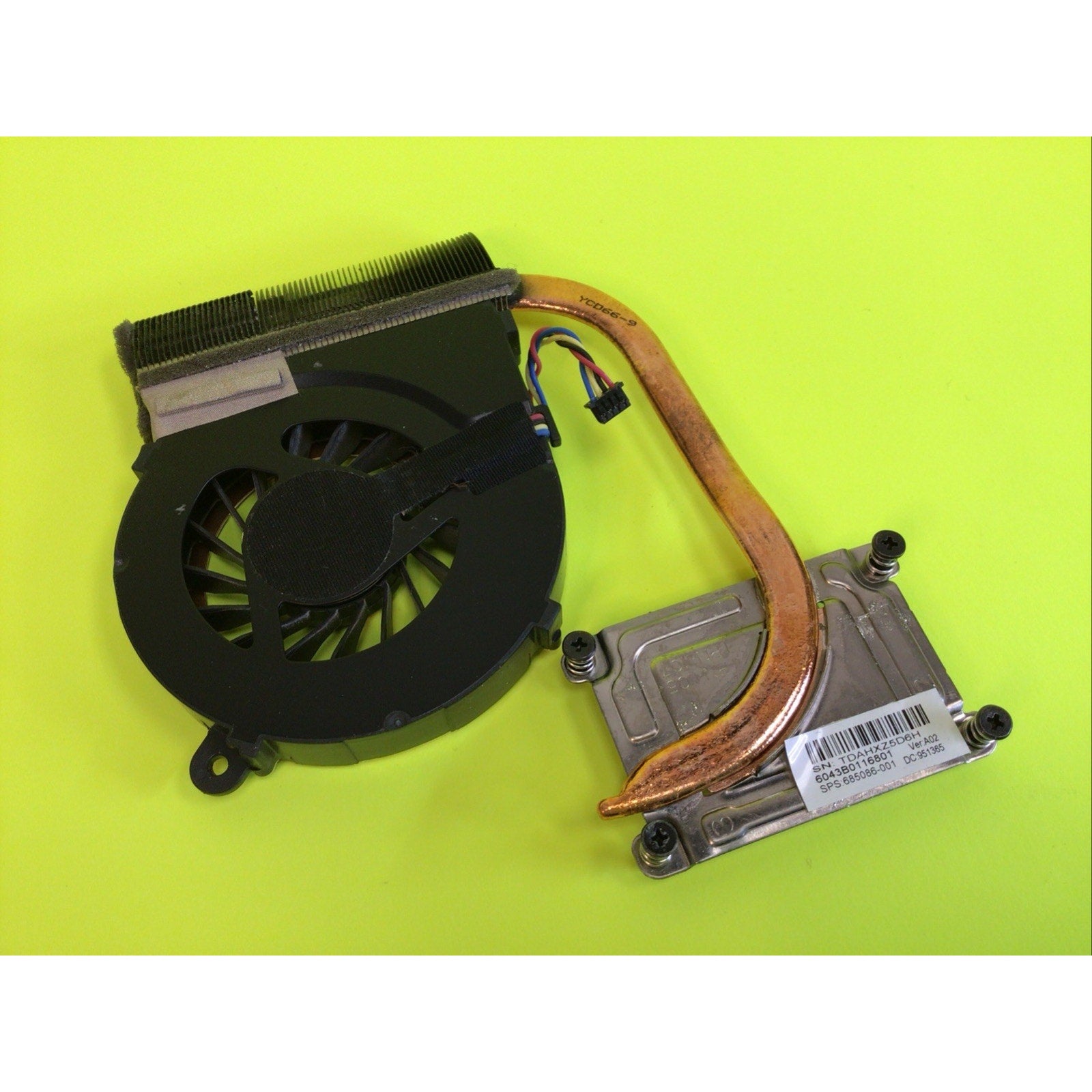 HP 2000-2c20nr CPU Fan and Heat Sink 685086-001
