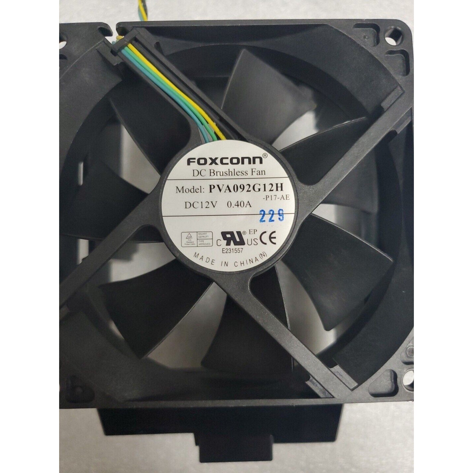 Foxconn Dell PVA092G12H Fan With Shroud 12V 0.40A 4Pin 90x 90 x 25mm