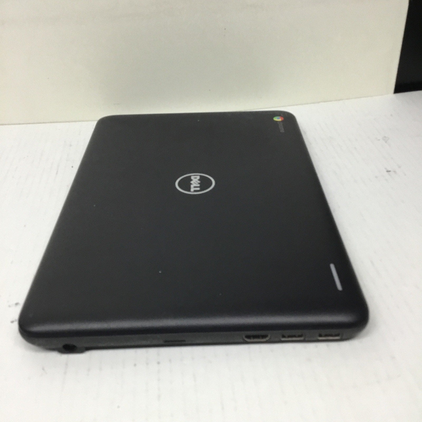 Dell Chromebook Laptop Inspiron 3181 Model P26T