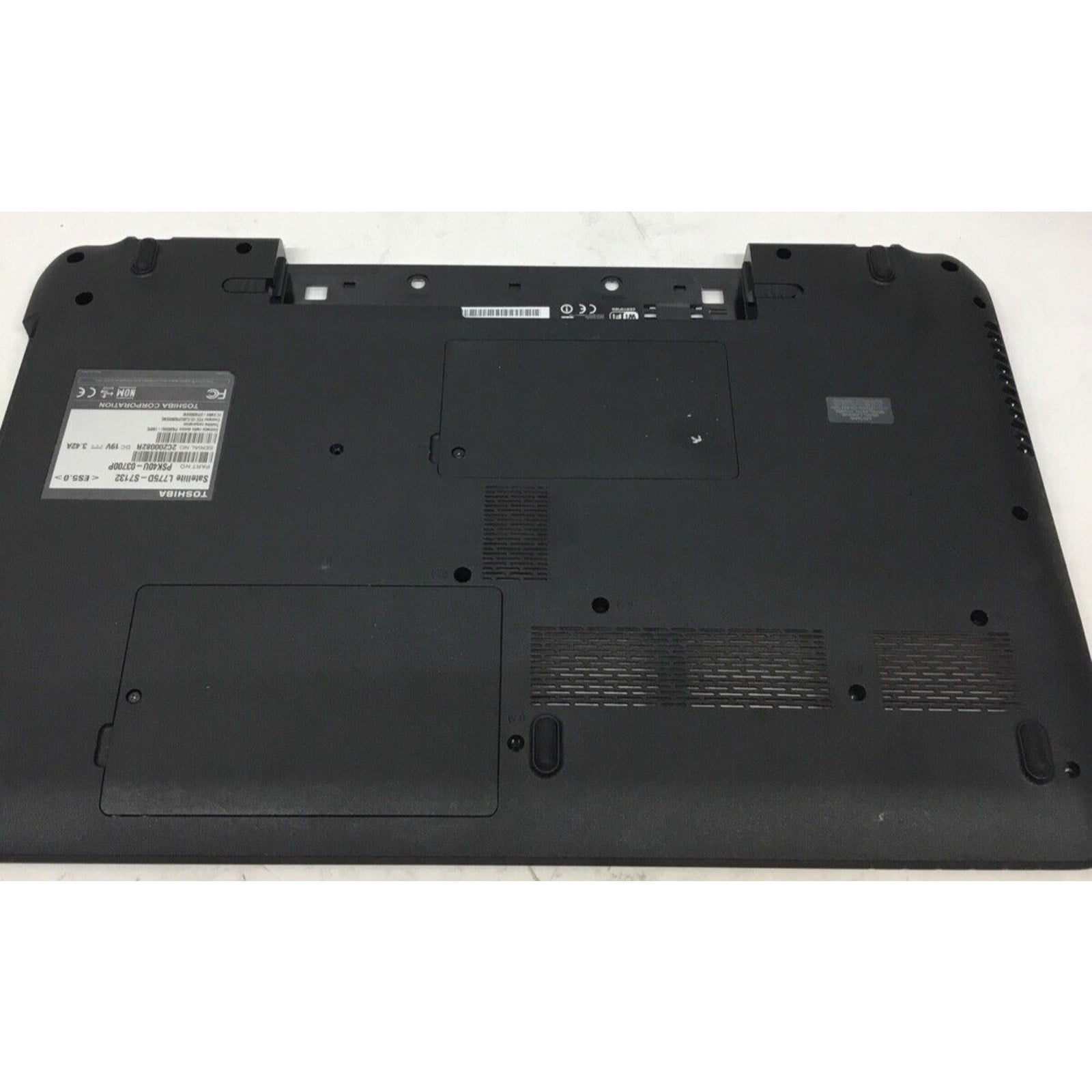 H000030550 13N0-Y3A0101 OEM TOSHIBA BASE COVER SATELLITE L775 READ (C)(DE40)