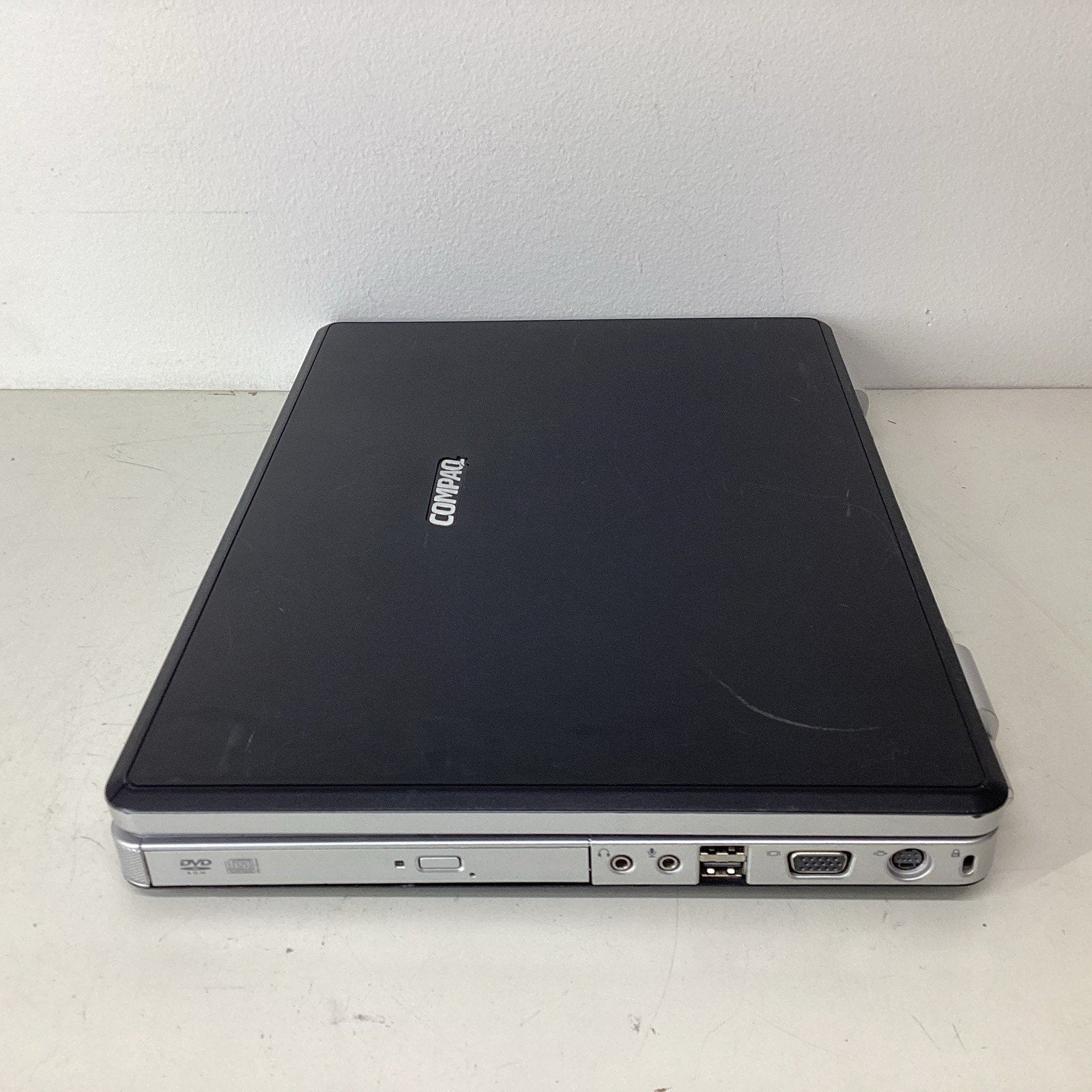 Compaq Presario V4000 Laptop 60GB HDD 512GBx2 RAM Intel Centrino - For Parts