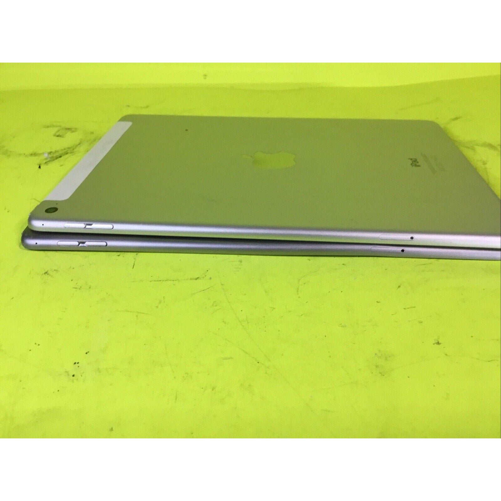 Lot of 2 Apple iPad Air 2 FOR PARTS REPAIR or RECYCLE