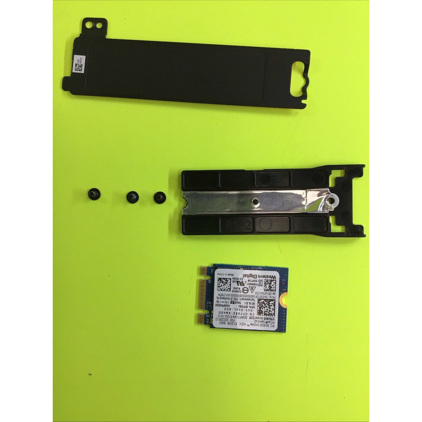 Western Digital 512GB M.2 SSD Heat Sink/Screws/ and Bracket 2SDAPTUW-512G 0FFD82