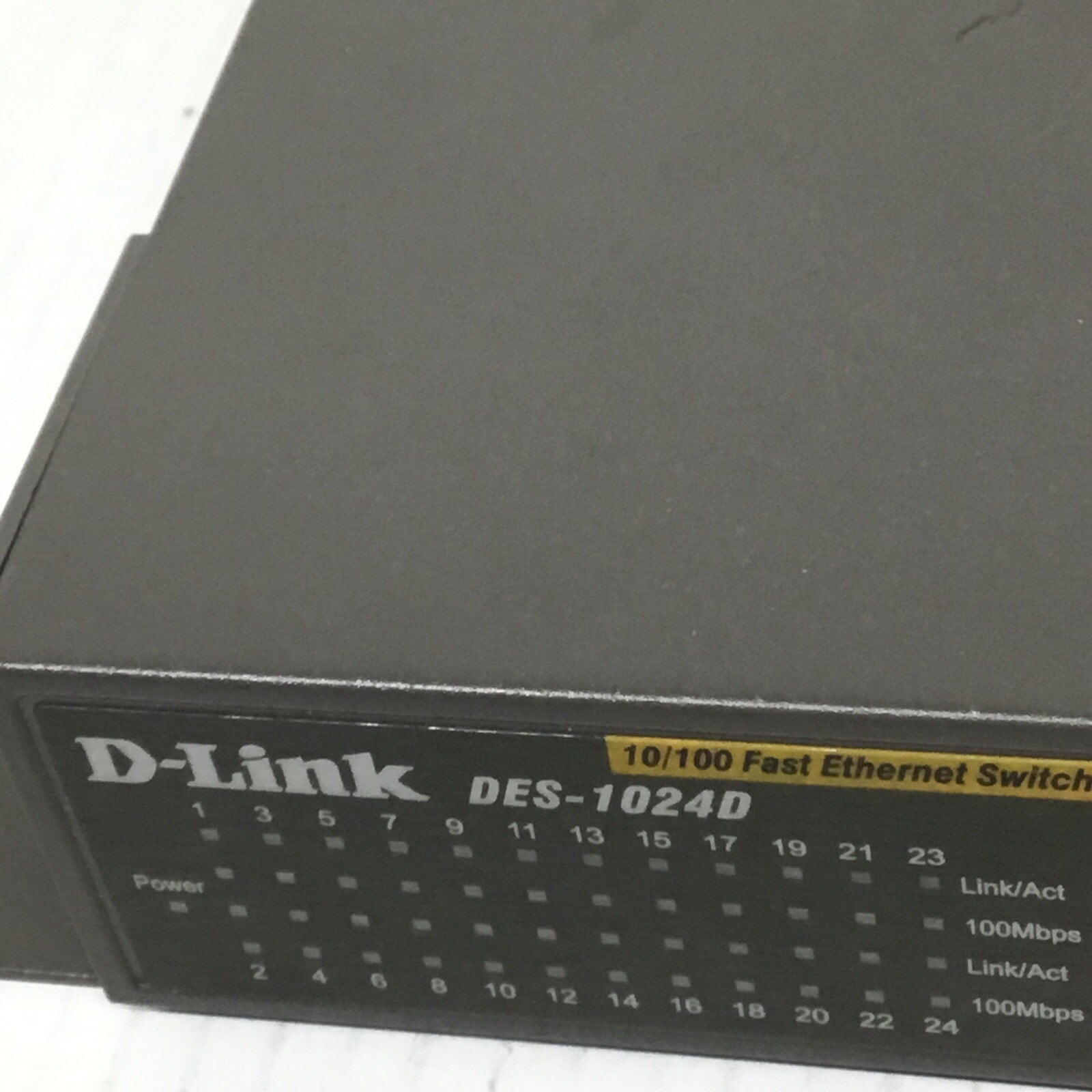 D-Link DES-1024D Black 24-Ports Energy Efficient Rack Mountable Ethernet Switch