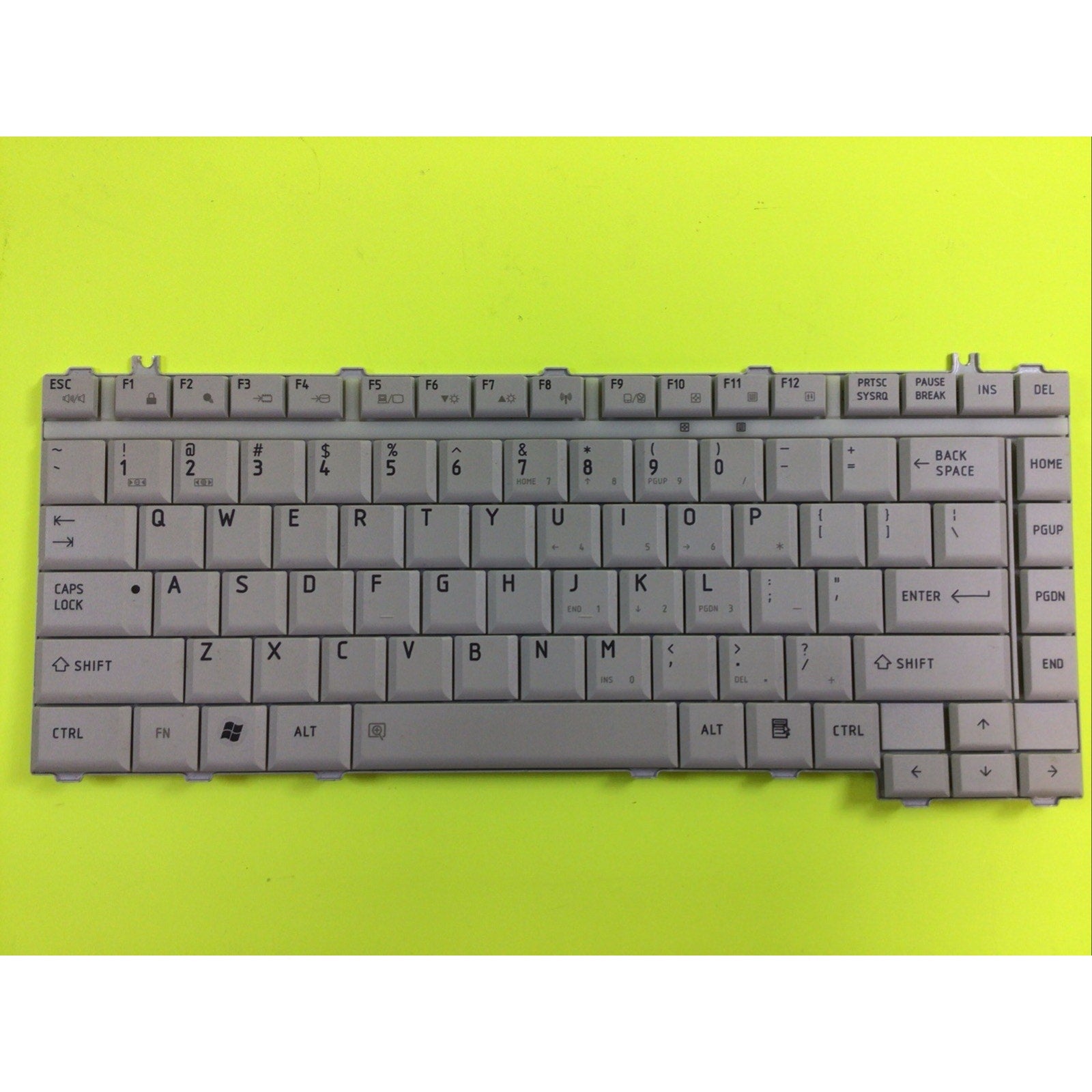 Toshiba Satellite A205-S5804 Keyboard V000090490