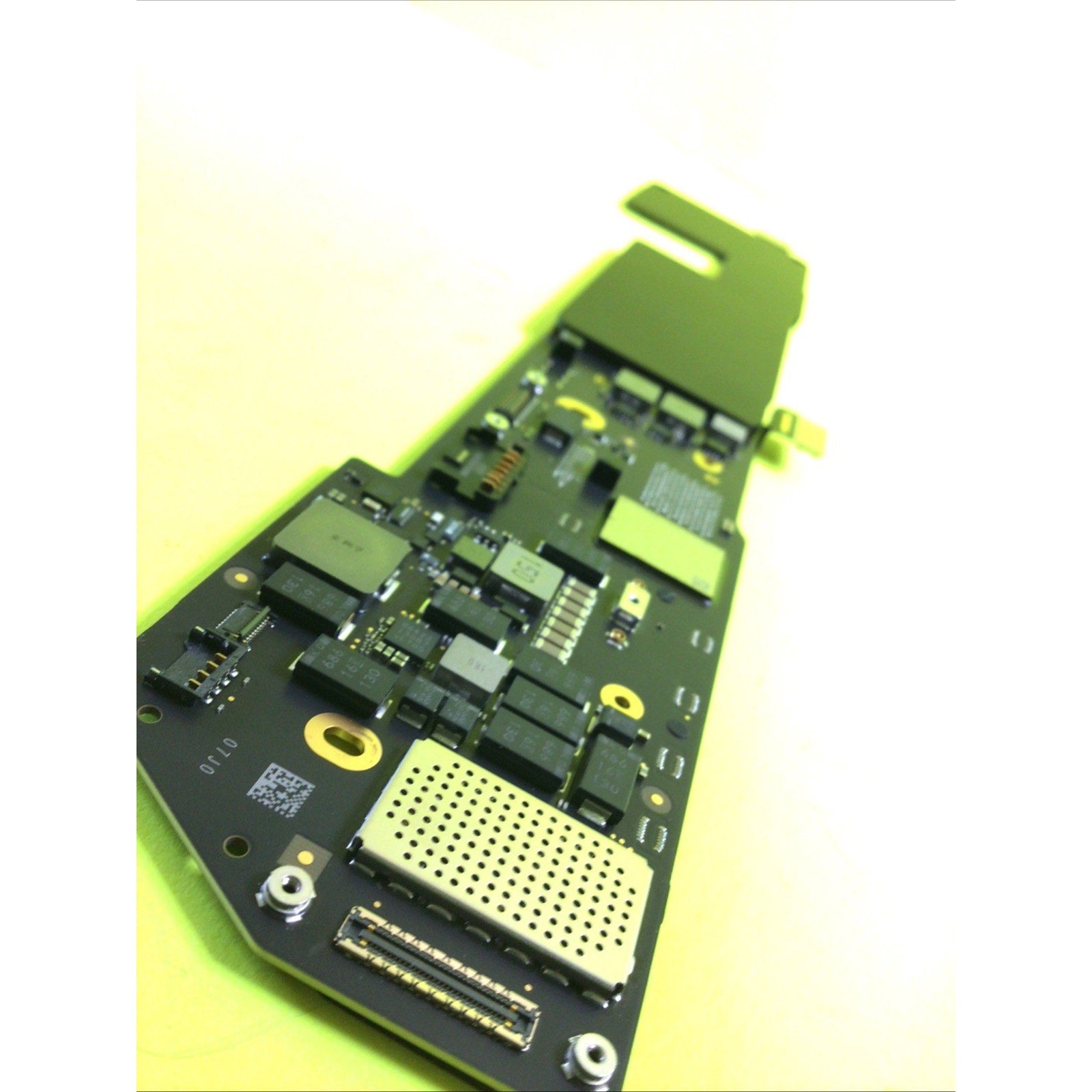 Apple Macbook Air A2337 Logic Board 820-02016-A FOR PARTS or RECYCLE