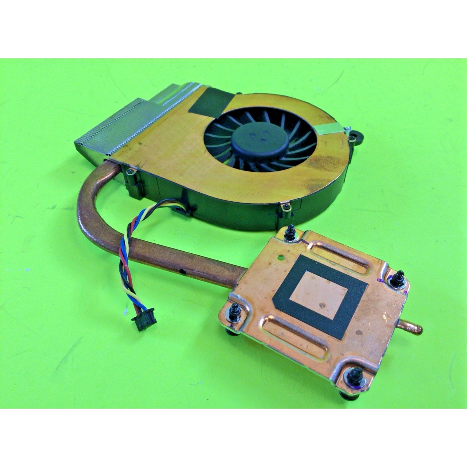 HP 2000 Series CPU Cooling Fan and Heat Sink 657145-001