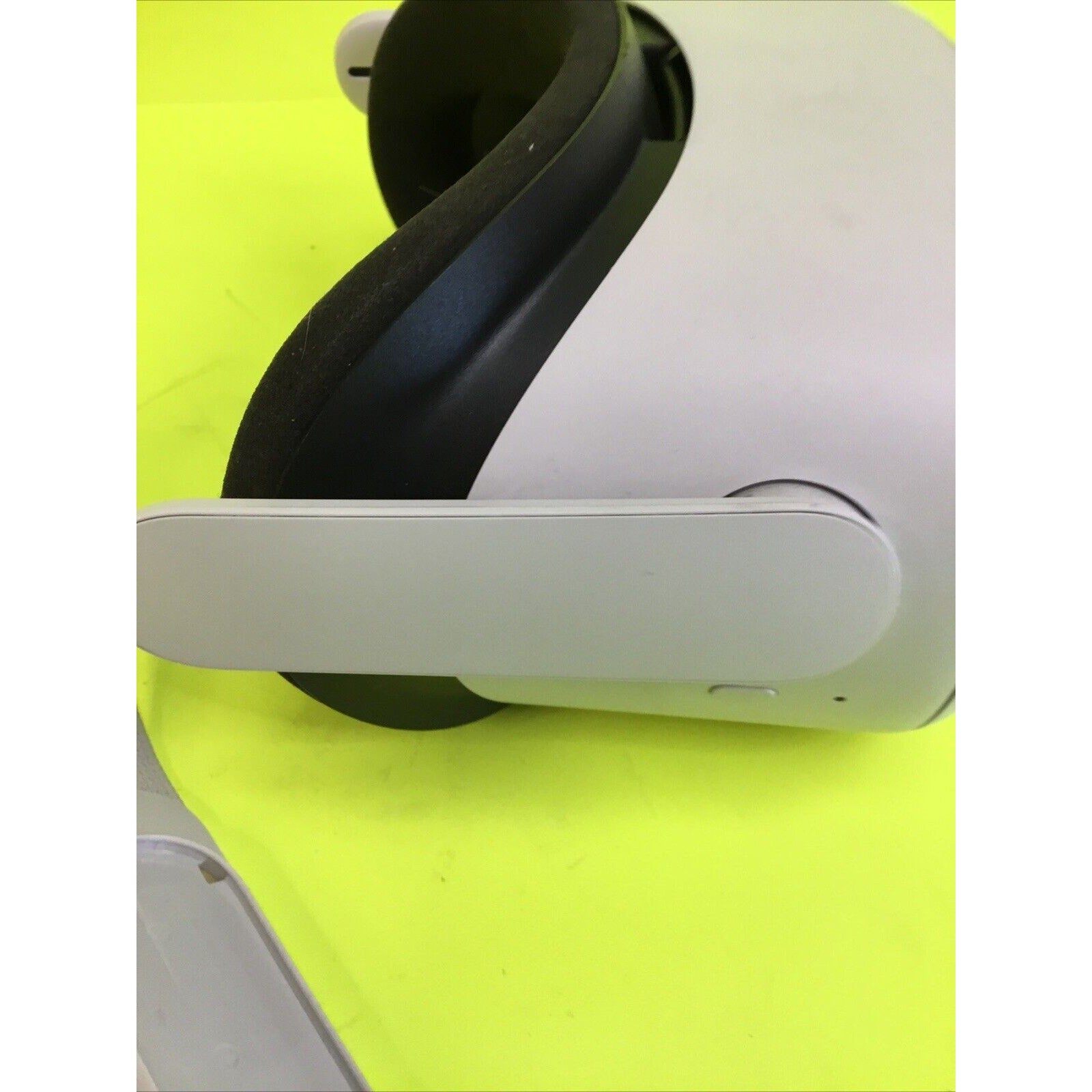 Meta Quest 2 64GB FOR PARTS or REPAIR