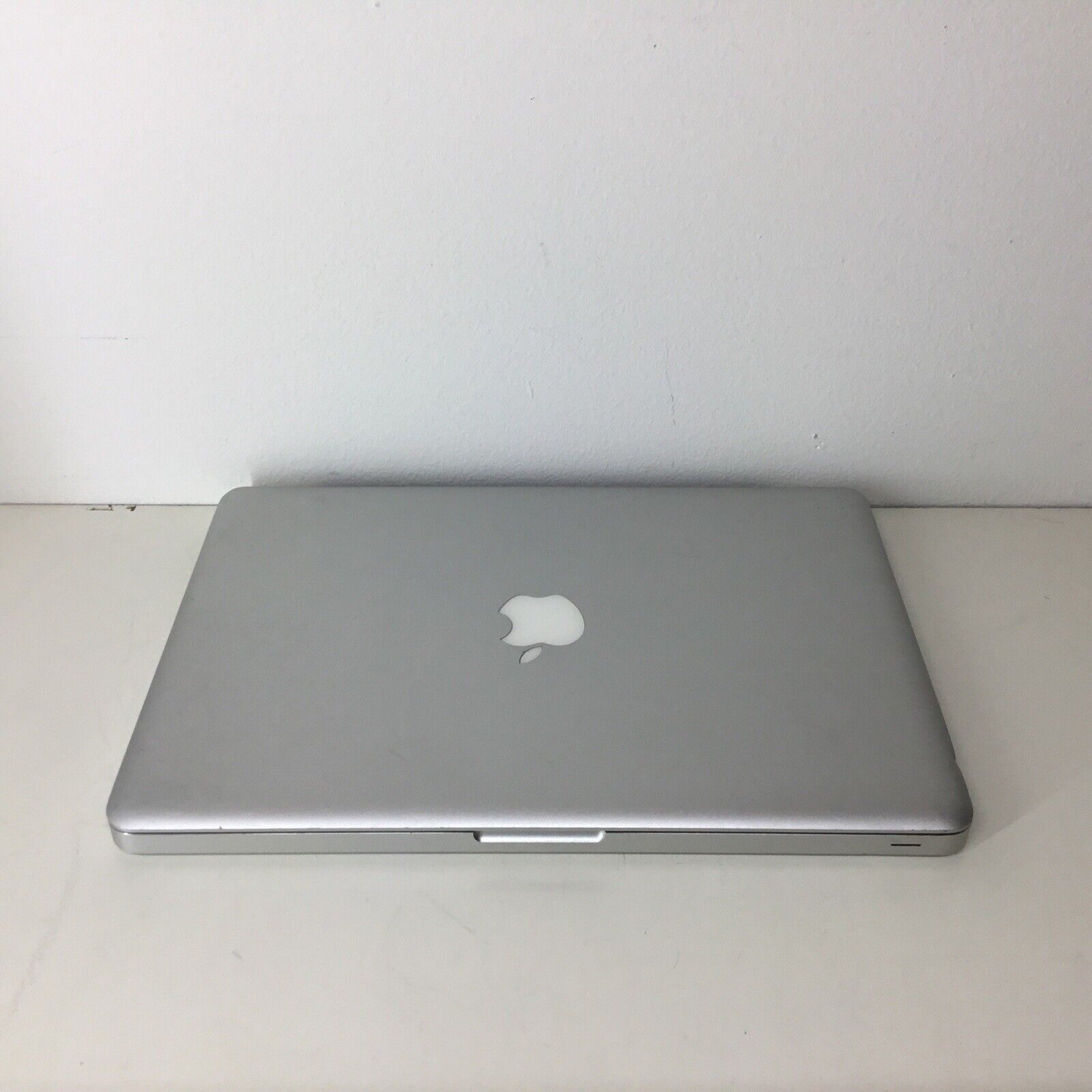 Apple MacBook Pro 13 Inch 2010 Core 2 Duo 2.4GHz Ram 250GB HDD - For Parts