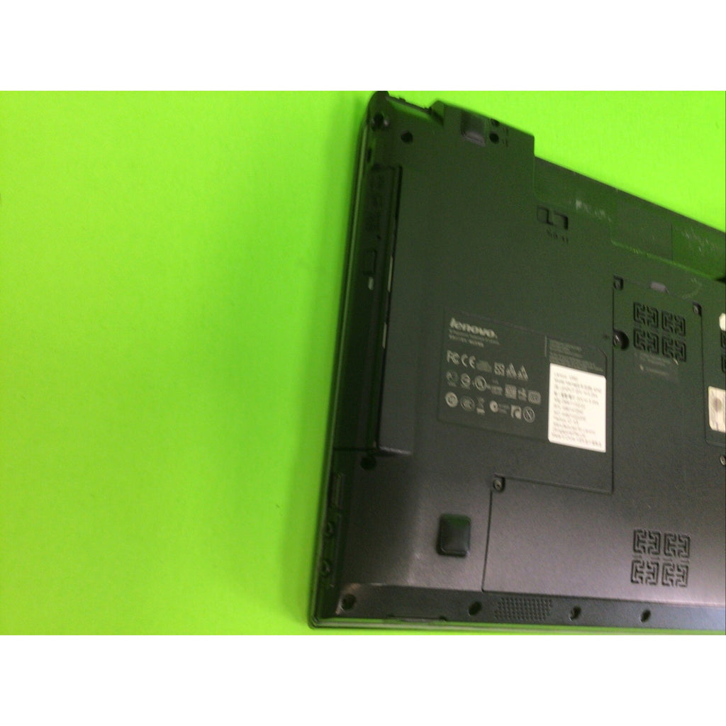 Lenovo V560, i3-M380 @2.53GHz, 4GB RAM, No HDD/OS, No Battery