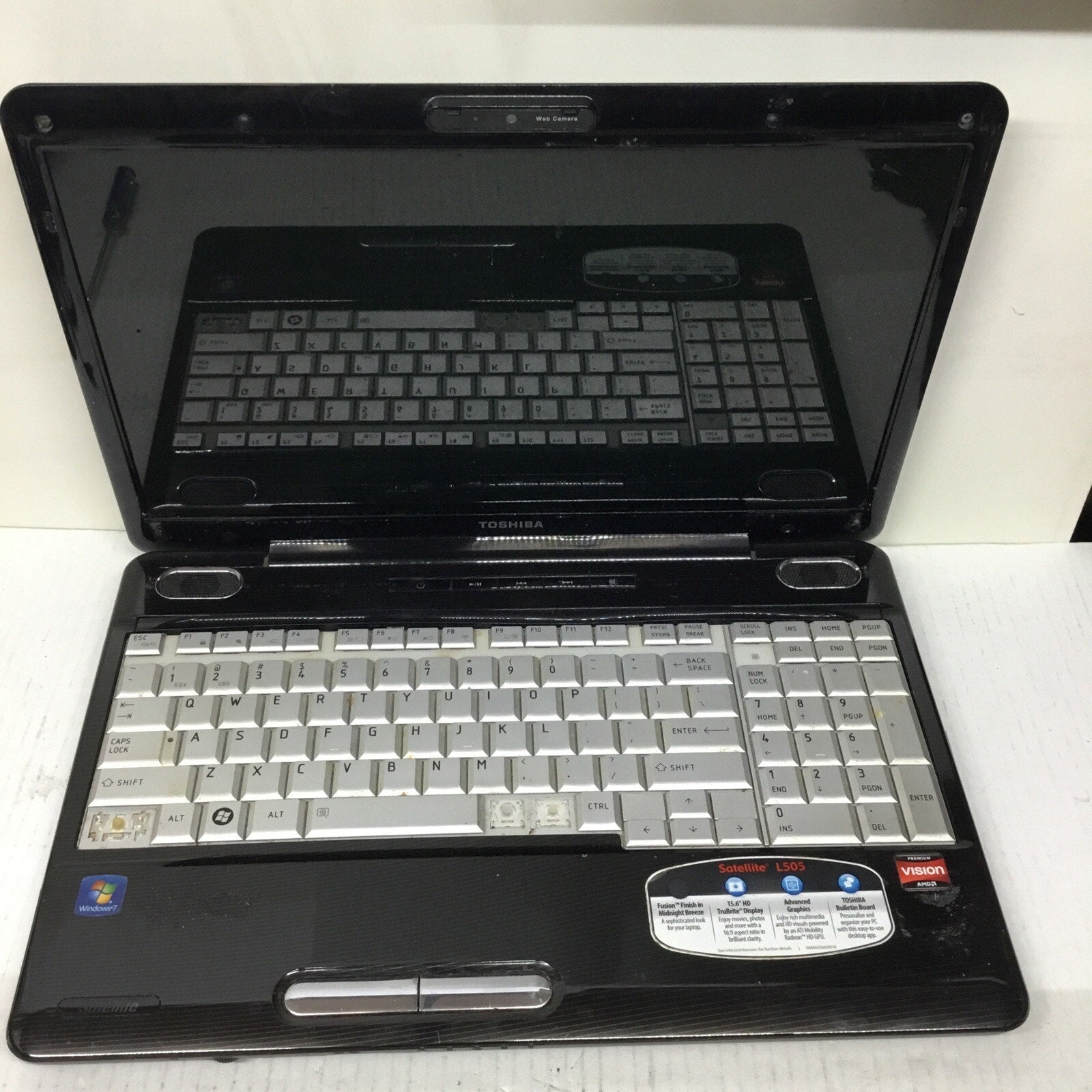 TOSHIBA Satellite L505D-GS6000 AMD Vision 15.6” 4 GB No HDD No Adapter