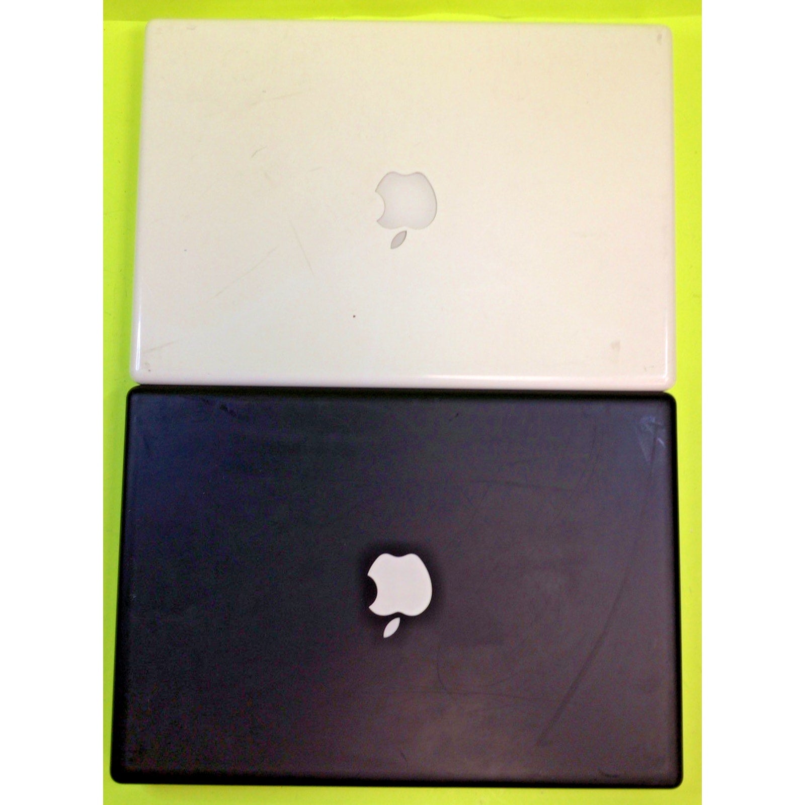 Lot of 2x MacBook A1186 FOR PARTS or REPAIR