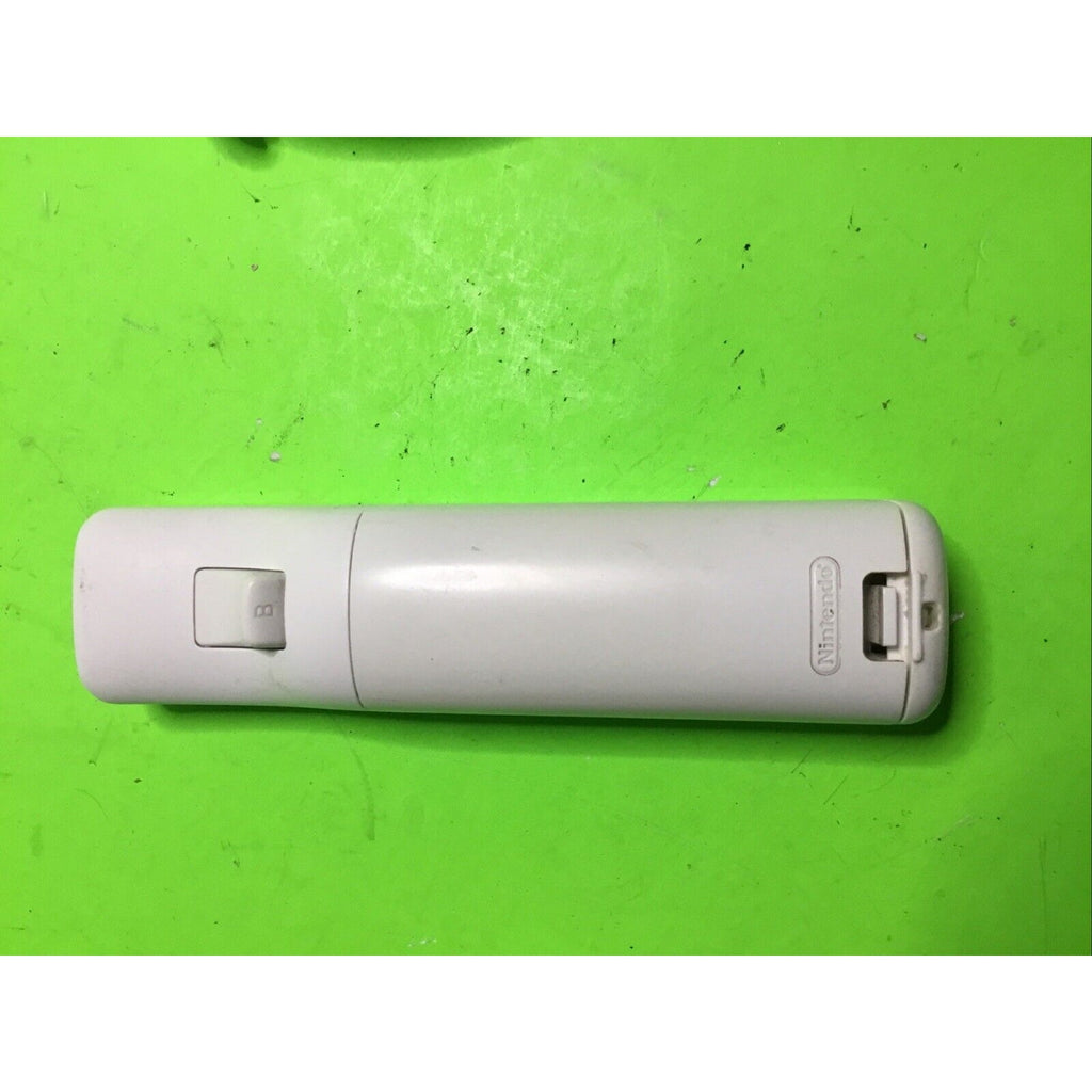 Nintendo Wii Mote Controller and Nun Chuck Set