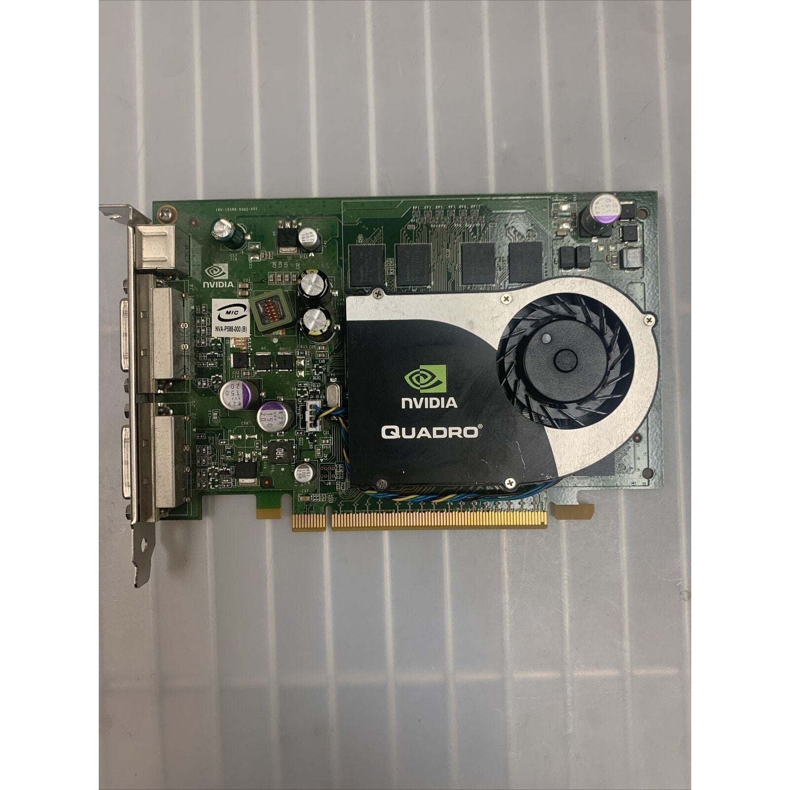 NVIDIA QUADRO FX1700 0RN034 512 MB DDR2 2xDVI S-Video Graphics Card