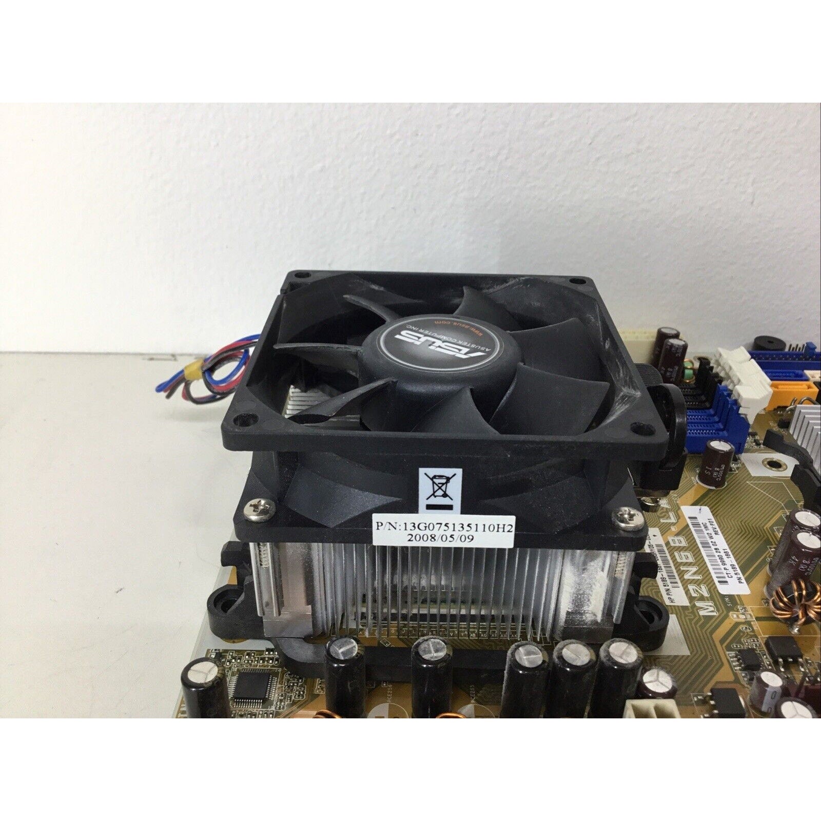 HP Desktop Motherboard M2N68-LA 5189-1661 w/ Fan and Heatsink - For Parts