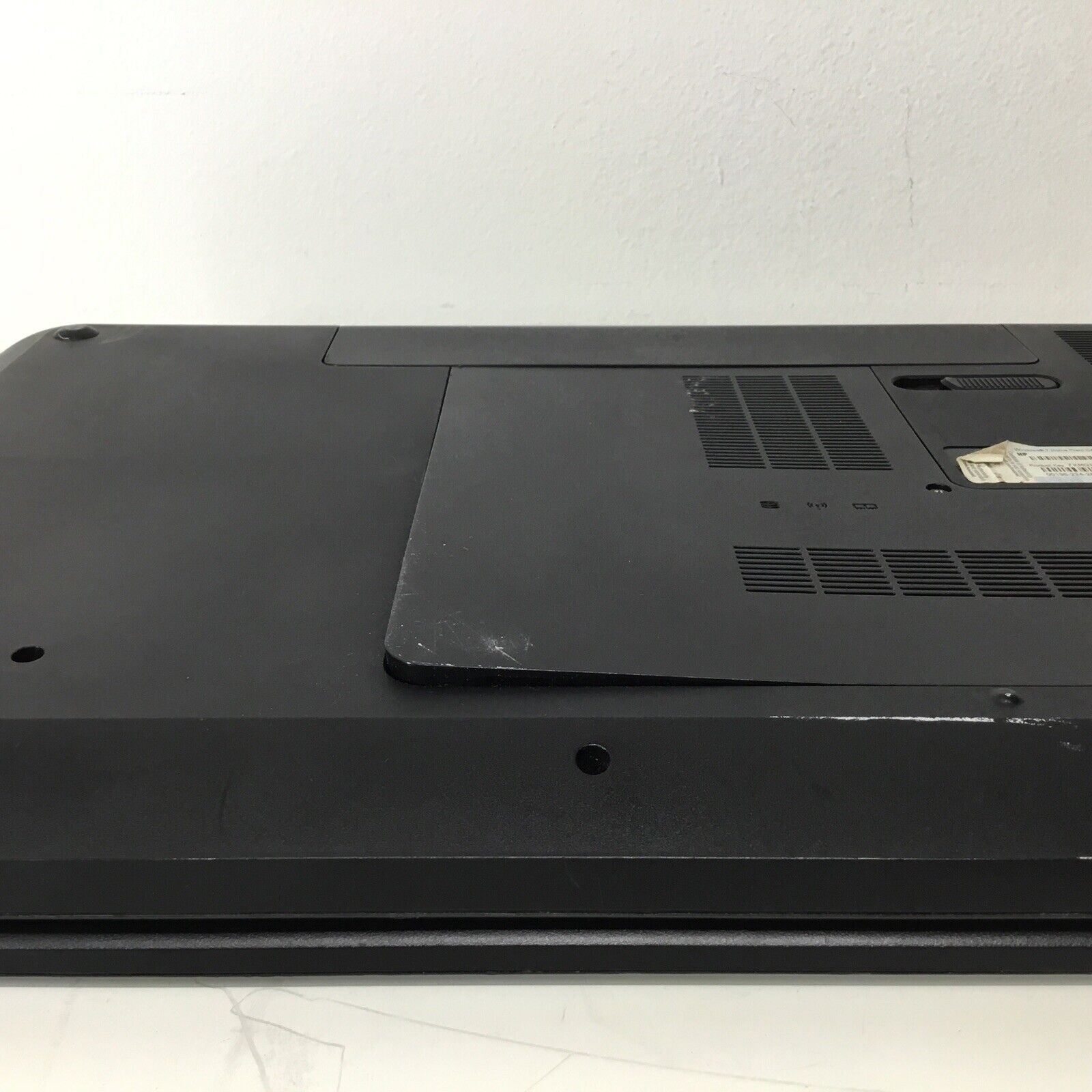 HP Laptop 584037-001 G7-1261NR 17.3 AMD Radeon A4-3300M 500GB - For Parts