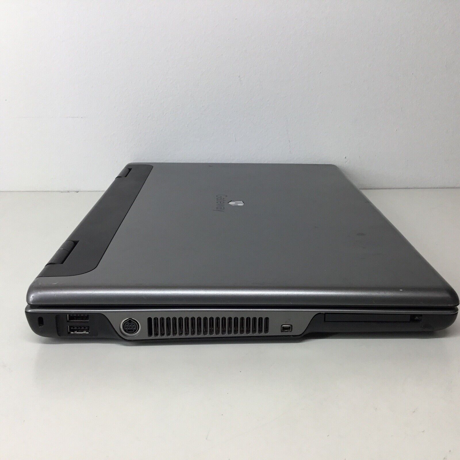 Gateway MX9711 PA6A Laptop Intel T2060 100GB - For Parts