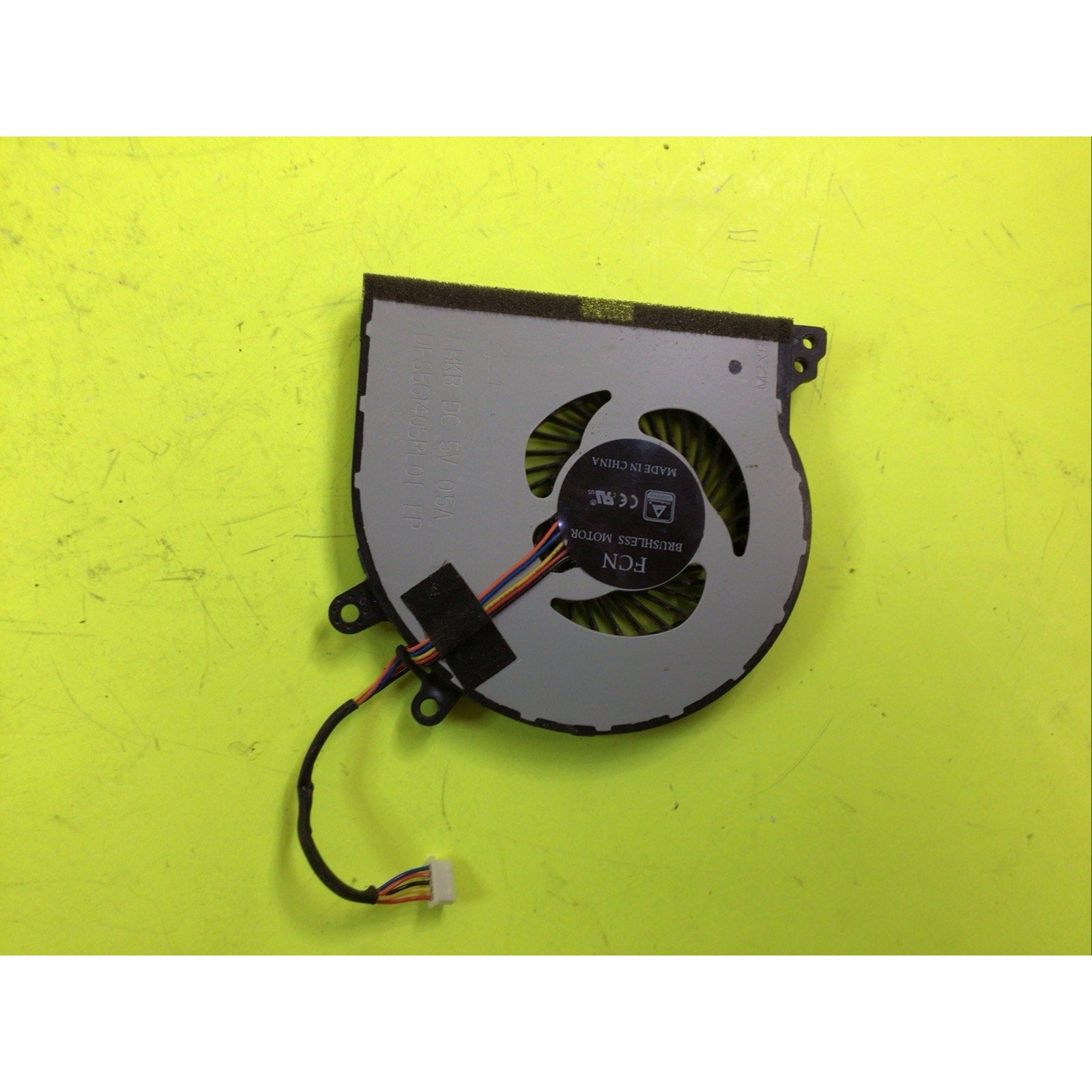 DC28000CZF0 Lenovo Cooling Fan 80TV00WKUS