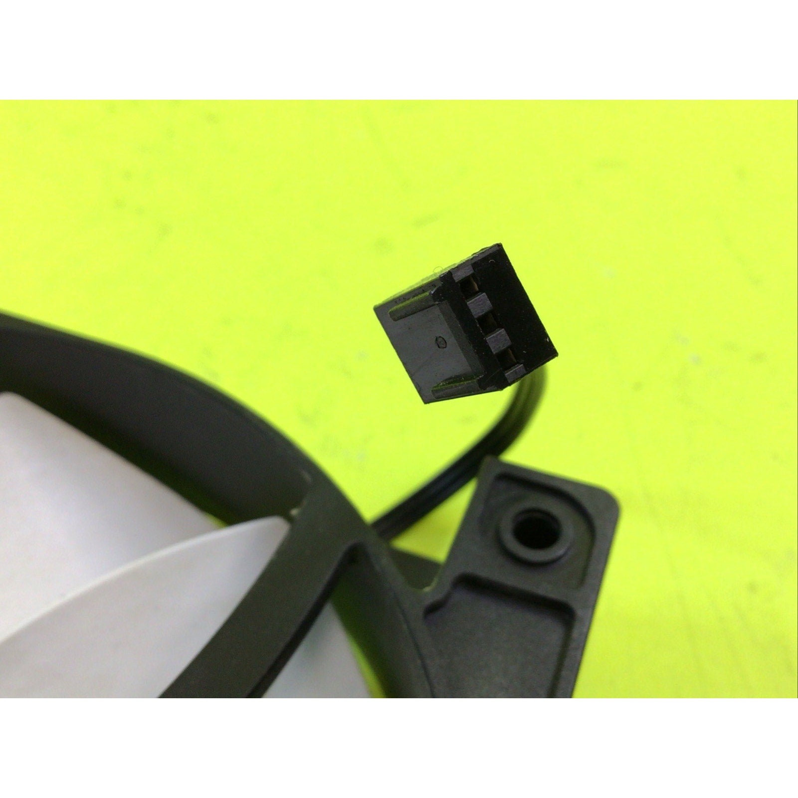 NZXT RF-AF12C-RB 120mm 3-Pin 12DC 0.16A High Performance PC Fan