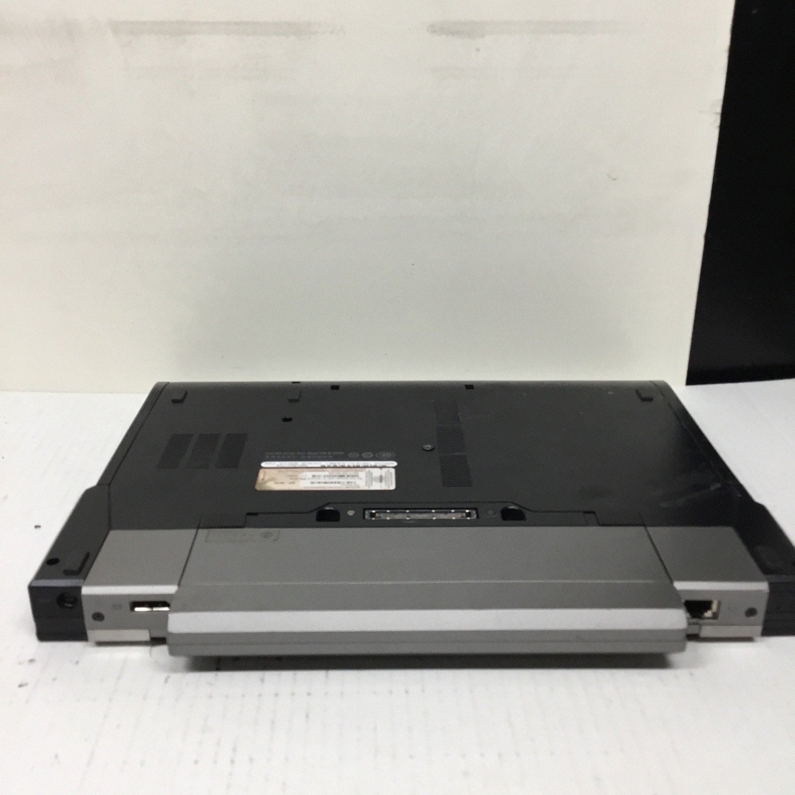 For Parts Dell Latitude E6400 Intel Core 2 Duo P8600 2.40GHz 2 GB READ DESC