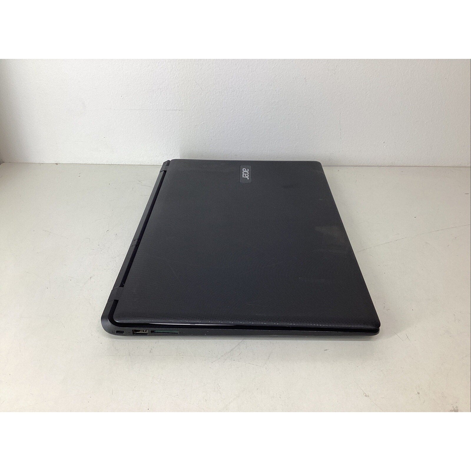 Acer Aspire ES 15 ES1-521-266Z AMD E1-6010 4GB 500GB HDD No Screen - For Parts