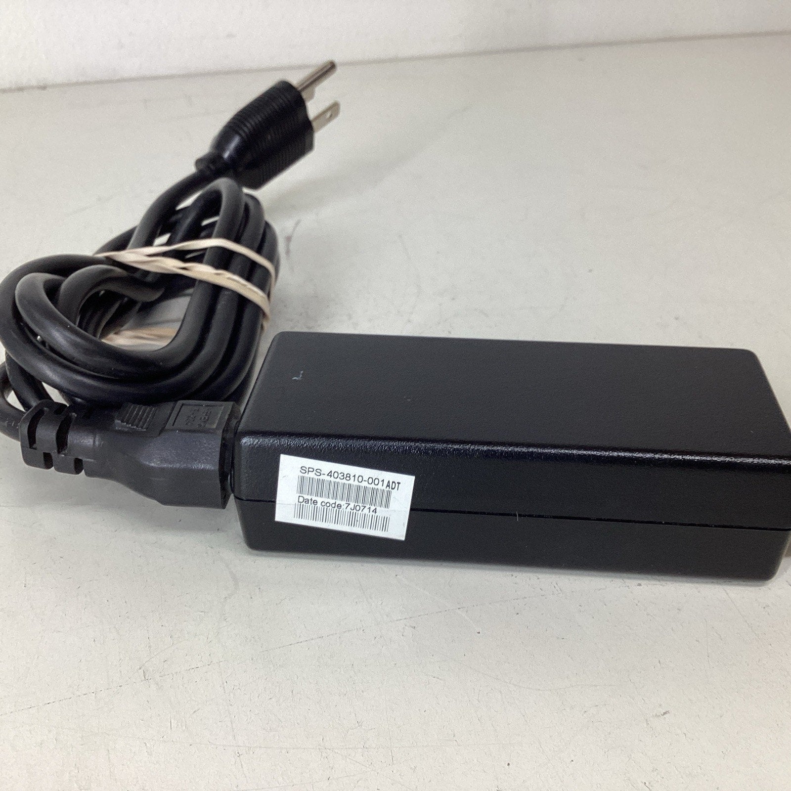 HP 380467-005 381090-001 18.5VDC 3.5A Power Adapter Cord
