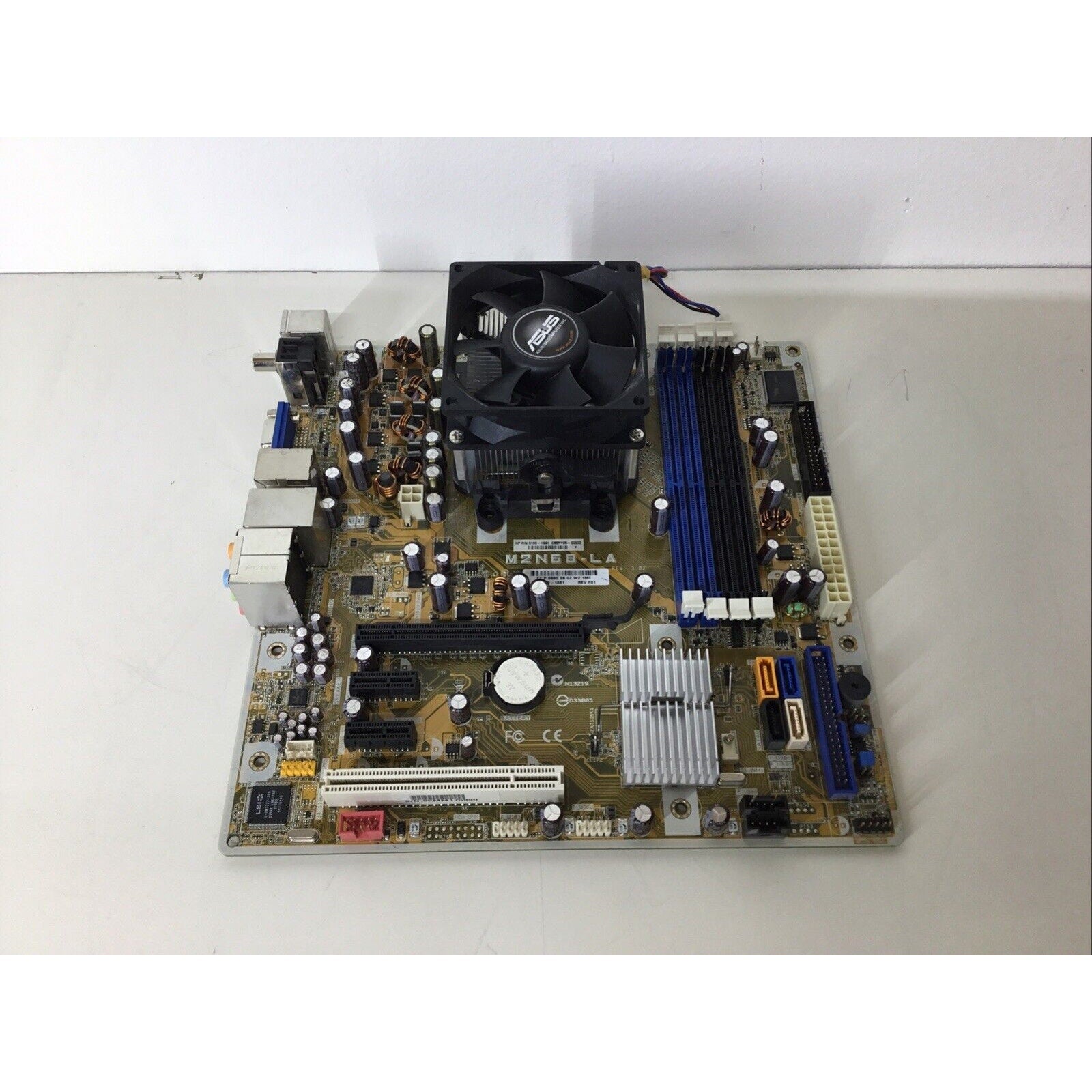 HP Desktop Motherboard M2N68-LA 5189-1661 w/ Fan and Heatsink - For Parts