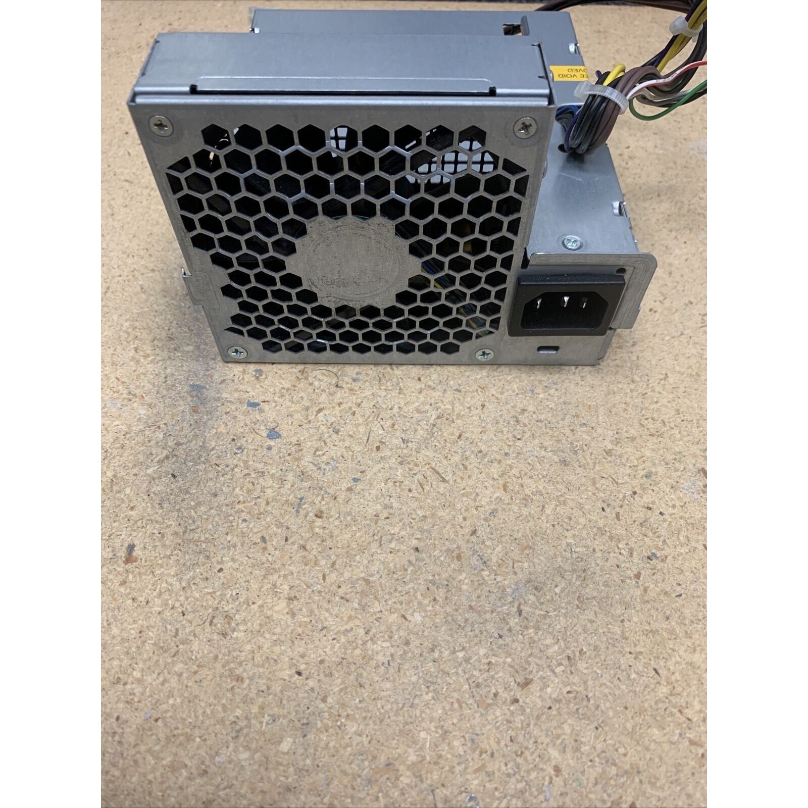 HP HP-D2402E0 240 Watt Power Supply P/N: 503376-001 Spare PN: 508152-001 TESTED