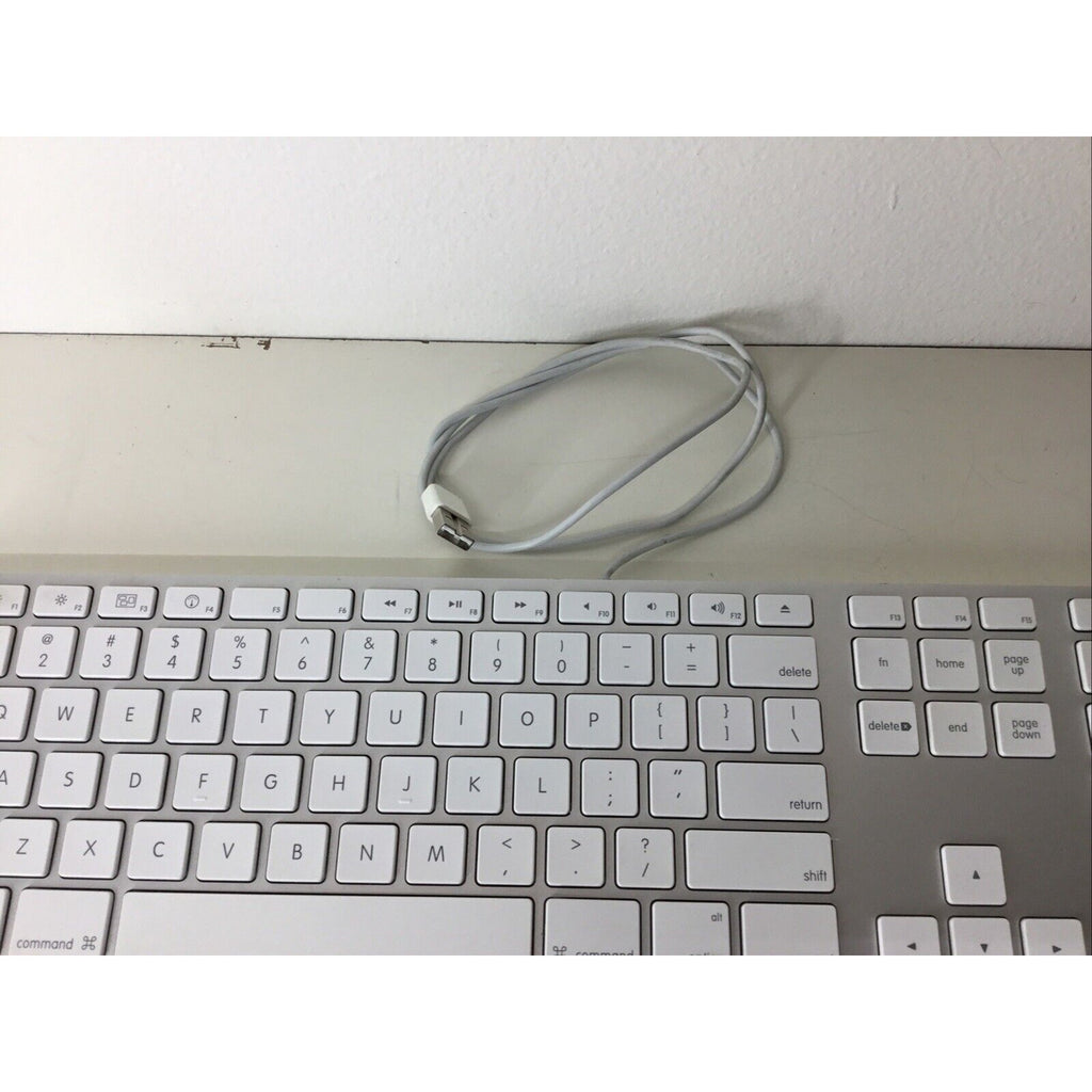 Apple A1243 USB Wired Standard Keyboard White/Silver - For Parts