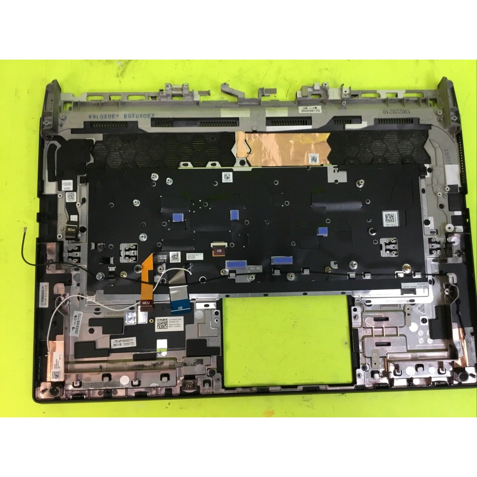 Dell Alienware M17 R5 Laptop Palmrest VNRXH FOR PARTS or REPAIR
