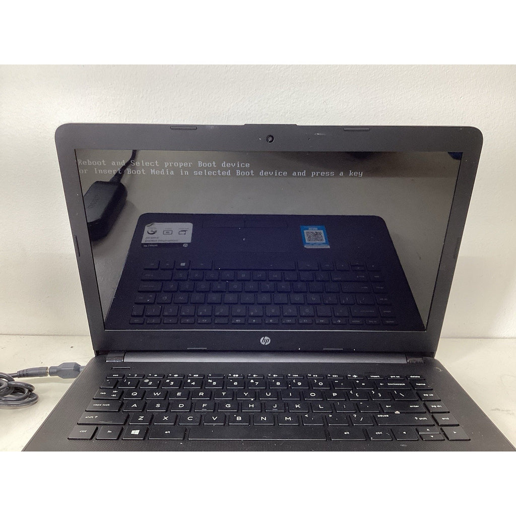 HP 14-bw065nr 14" Laptop AMD Radeon 4GB RAM 32GB SSD - For Parts