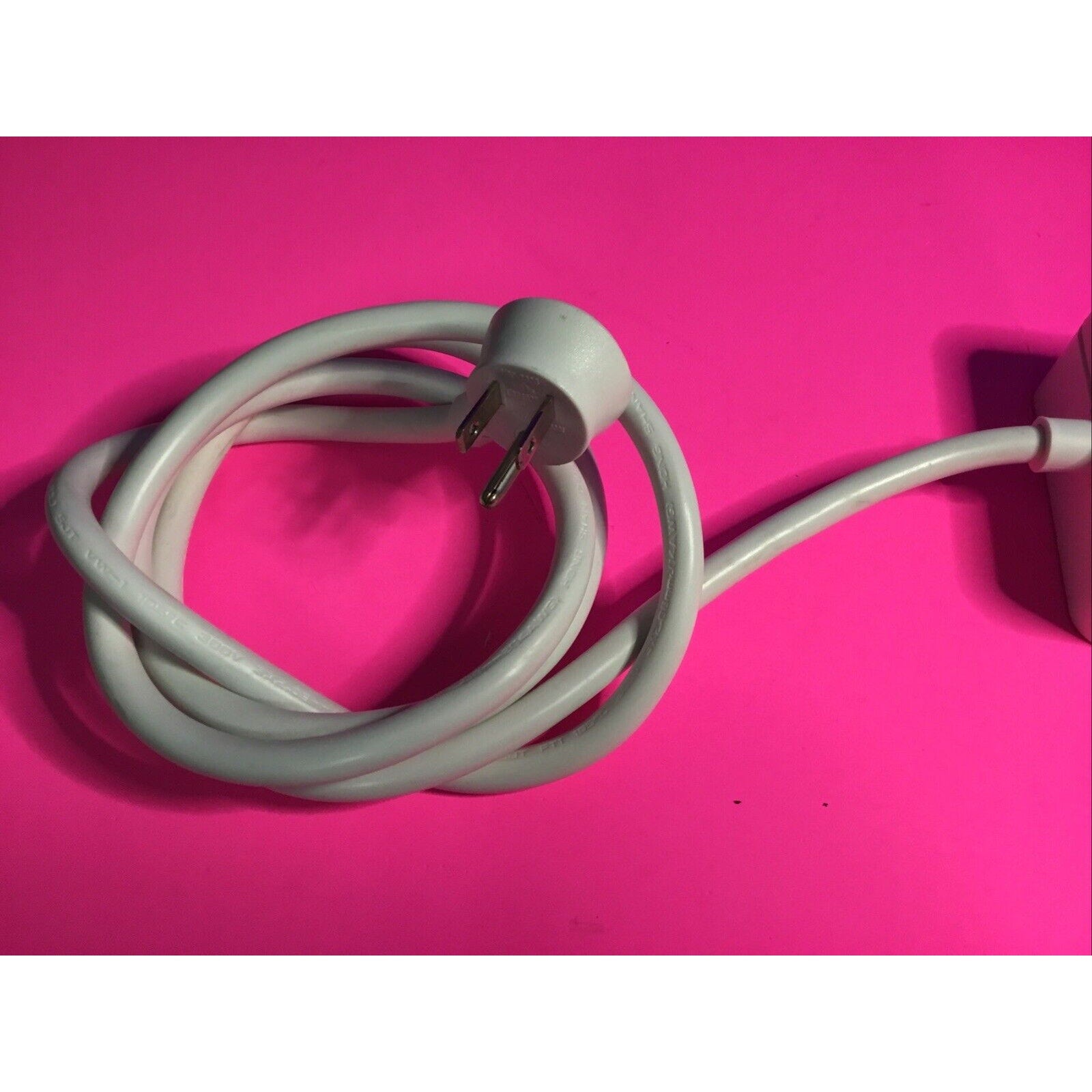 3 Prong Power Strip with 5ft Cord 6 Outlets 2 USB