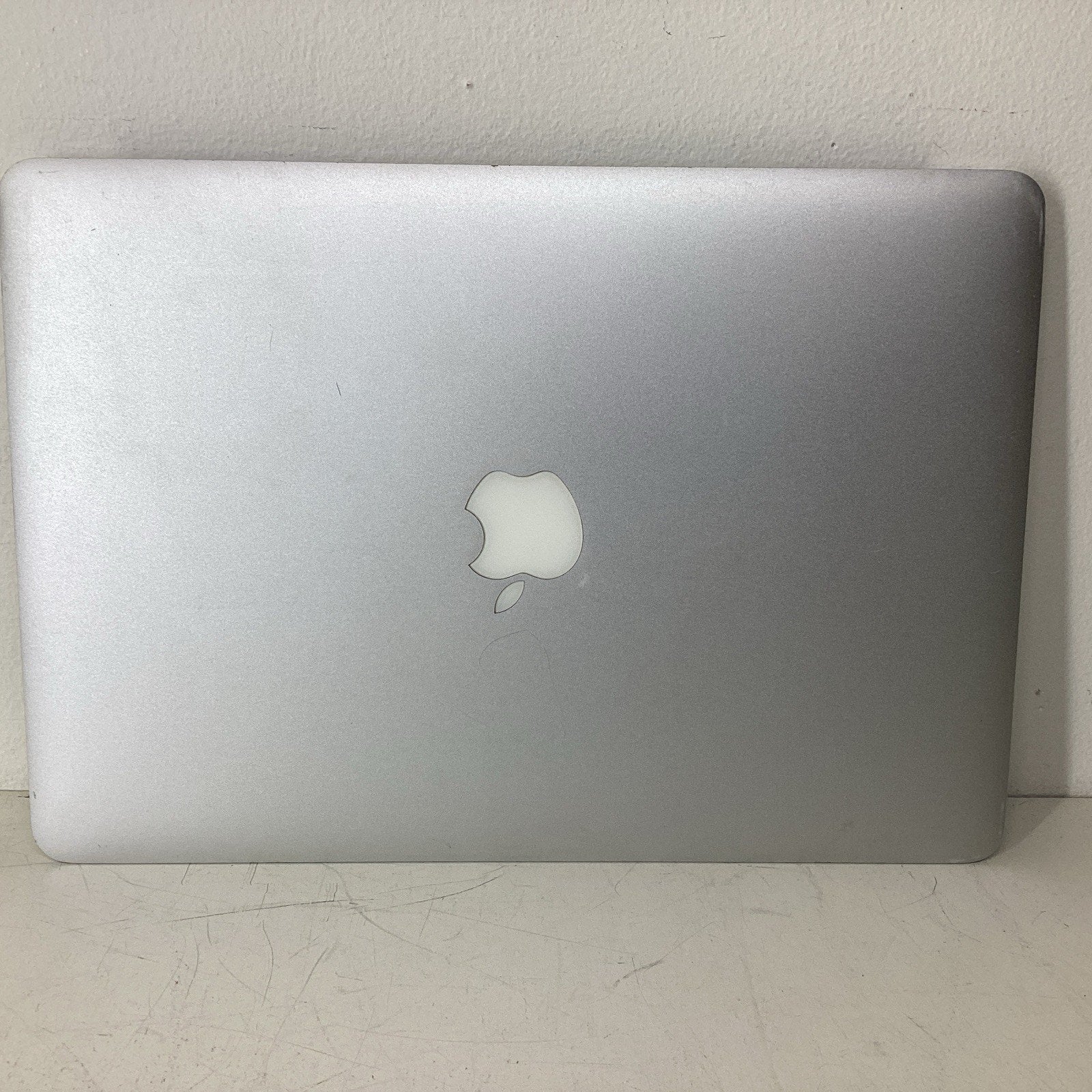 Apple MacBook Air 13" A1466 Intel Core i5 1.6GHz 4GB Ram 256GB SSD - For Parts