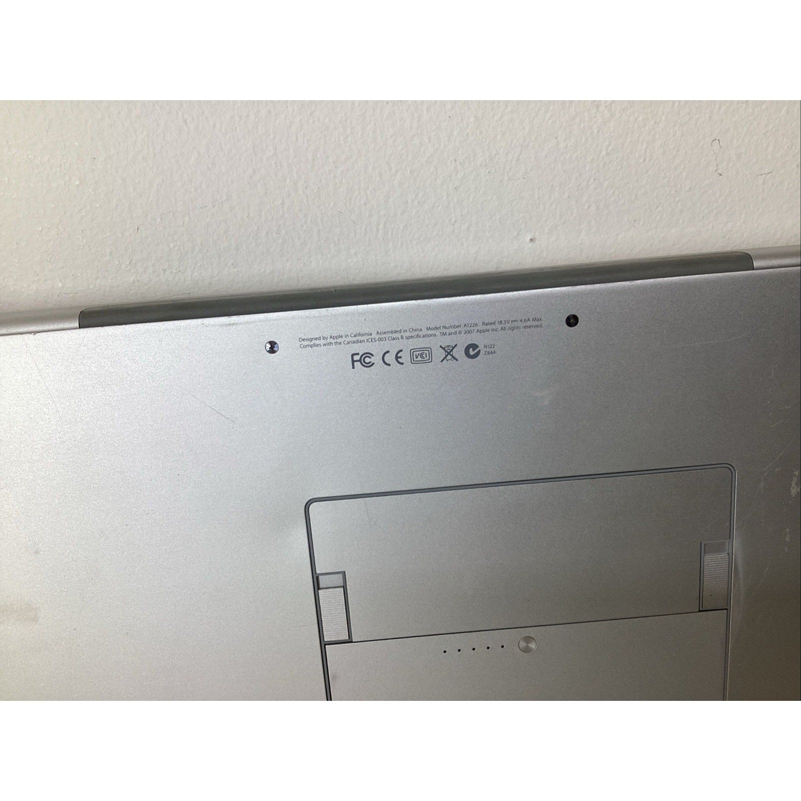 Apple MacBook Pro A1226 15.4" 2007 Intel Core Duo - For Parts