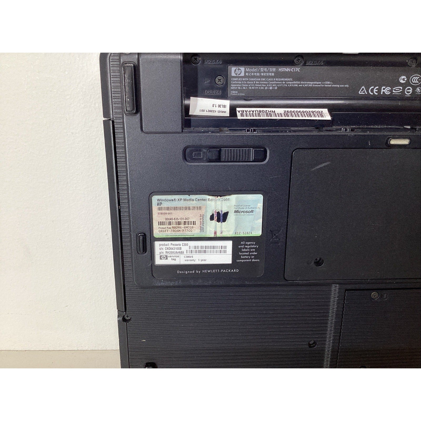 Compaq Presario C300 Laptop 512MB RAM 80GB HDD Intel Celeron M - For Parts