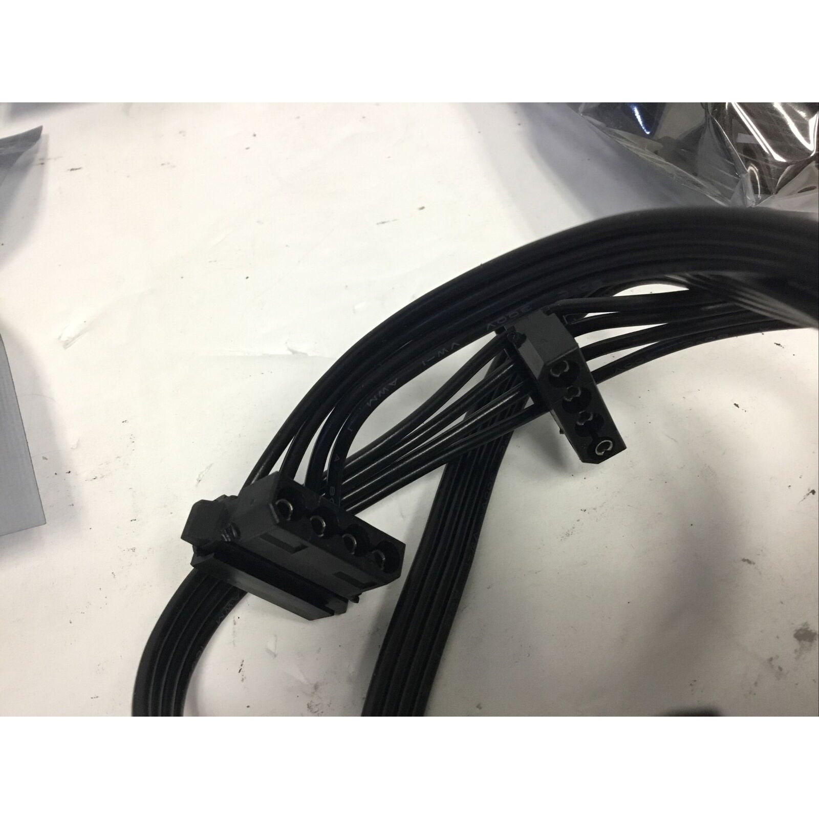 EVGA PSU 6Pin Perif 12V to 3 Molex Cables - PACK OF 10