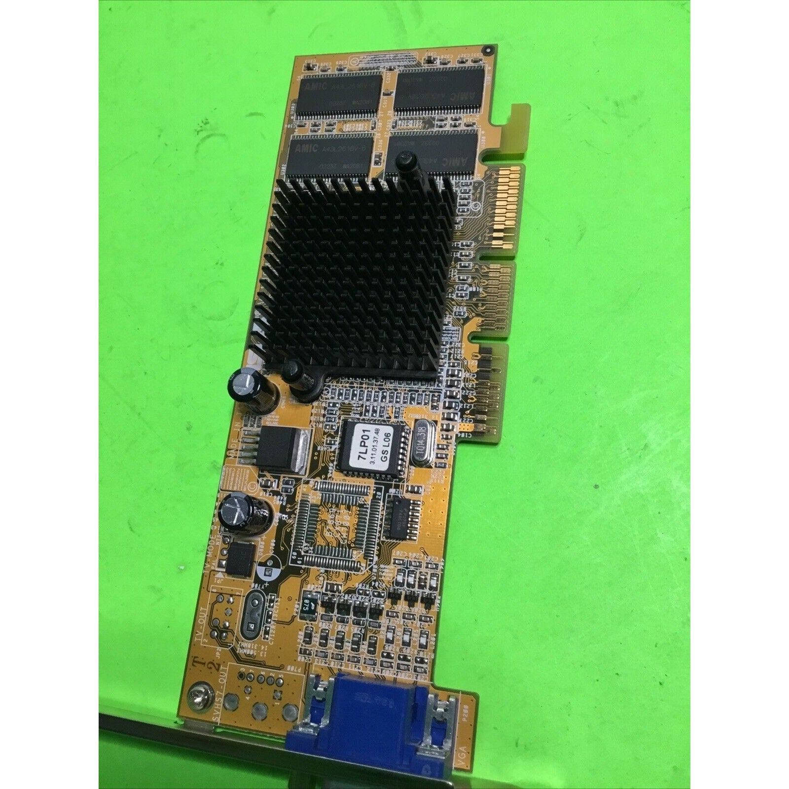 VINTAGE V7100M-LP/32M(T) NVIDIA GEFORCE2 MX200 MAGIC PURE 32 MB AGP VGA MXB185