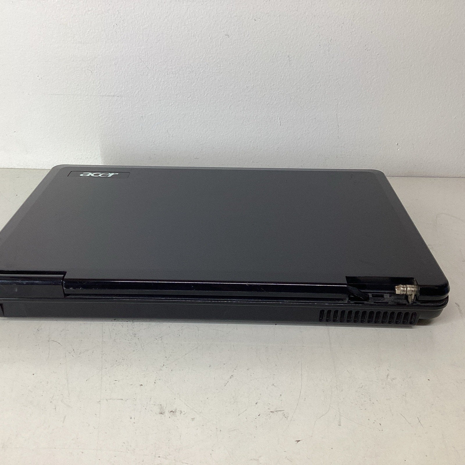 Acer Aspire 15.6" 5517-5671 Laptop AMD Vision 3GB RAM No HDD - For Parts