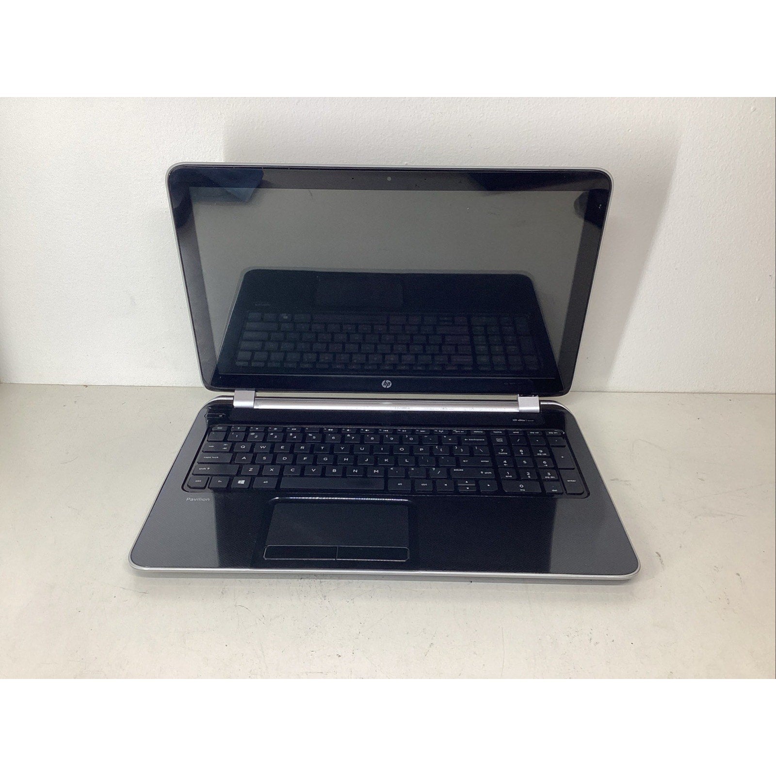 HP Pavilion 15-n210dx 15.6" Laptop AMD A8-4555M 8GB Ram 750GB HDD - For Parts