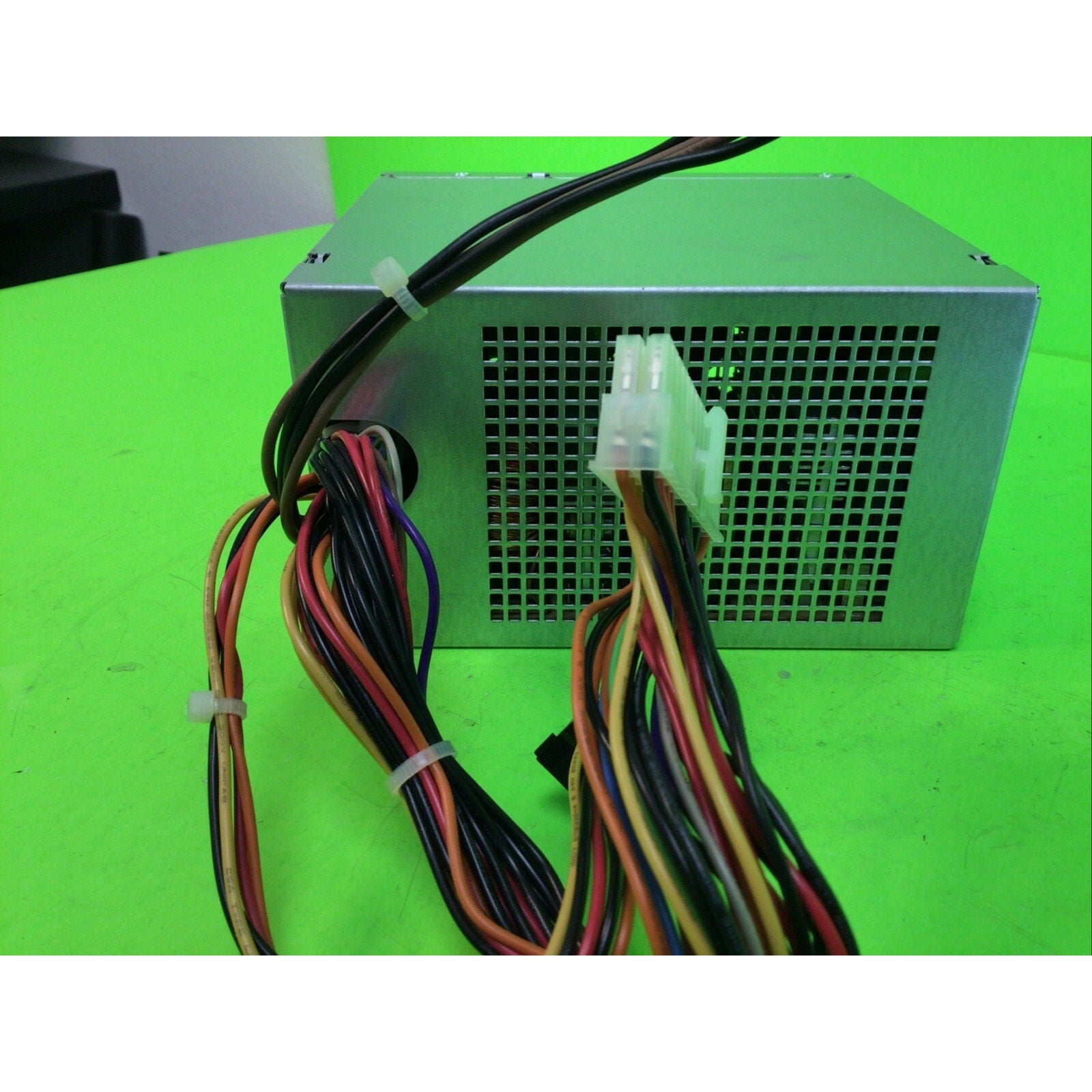 Dell 0VK8VC D300EM-01 300W Power Supply