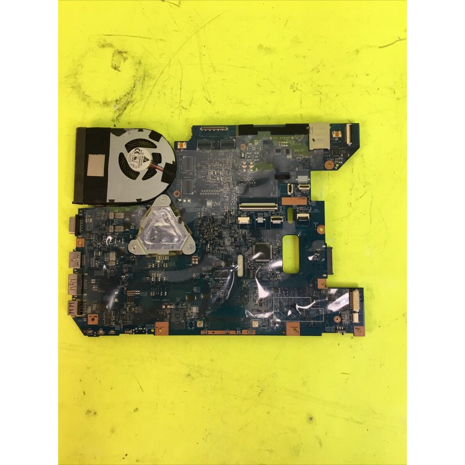 Lenovo Motherboard 10290-2 48.4PA01 021 LZ57 with Intel Pentium B950