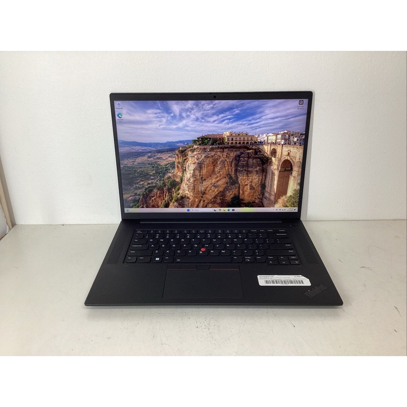 Lenovo ThinkPad P1 Gen 6 16" i7-13700H 32GB RAM 1TB NVMe RTX 2000 Win 11 Pro