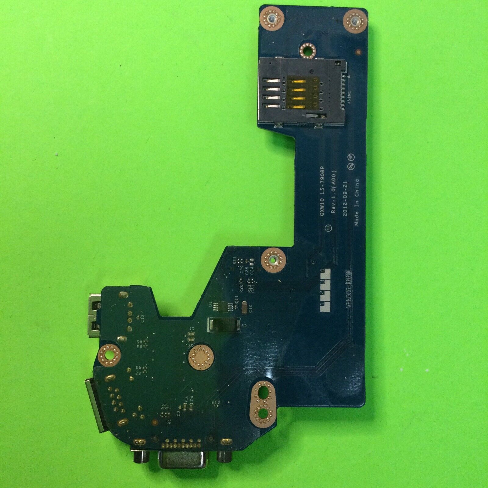 Dell Latitude E5530 Laptop Ethernet USB VGA Port Board 0826R6 LS-7908P