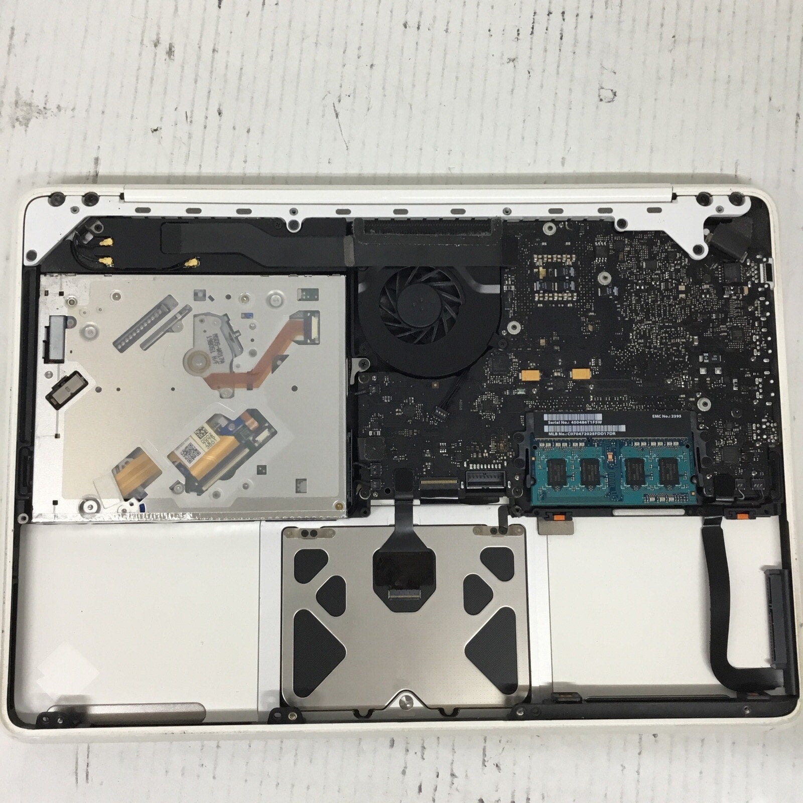 2009 Apple MacBook 13.3" Laptop A1342 For Parts Or Repair Untested