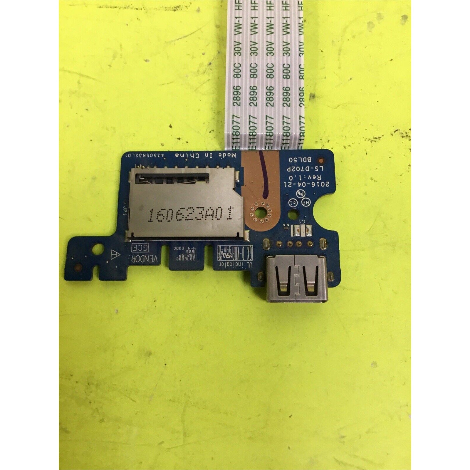 LS-D702P HP Notebook 15-AY Series USB SD Card Reader Board with Cable 855010-001