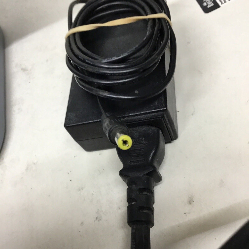 HP Pavilion f1703 P9620A Silver Monitor 17" With Power Adapter & Video Cable