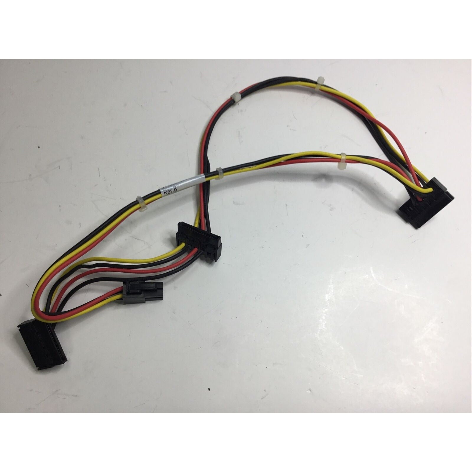 HP Compaq 4Pin to SATA Power 577494-001 611895-001 for Elite 6000 8000 SFF